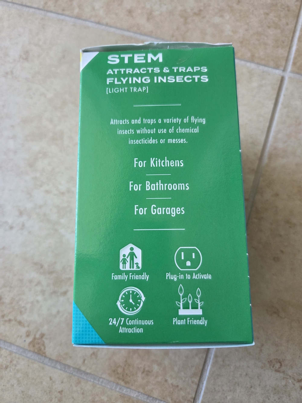 STEM Blue Flying Insects Light Trap - Plug-In Insect Attractor - Picture 4 of 6